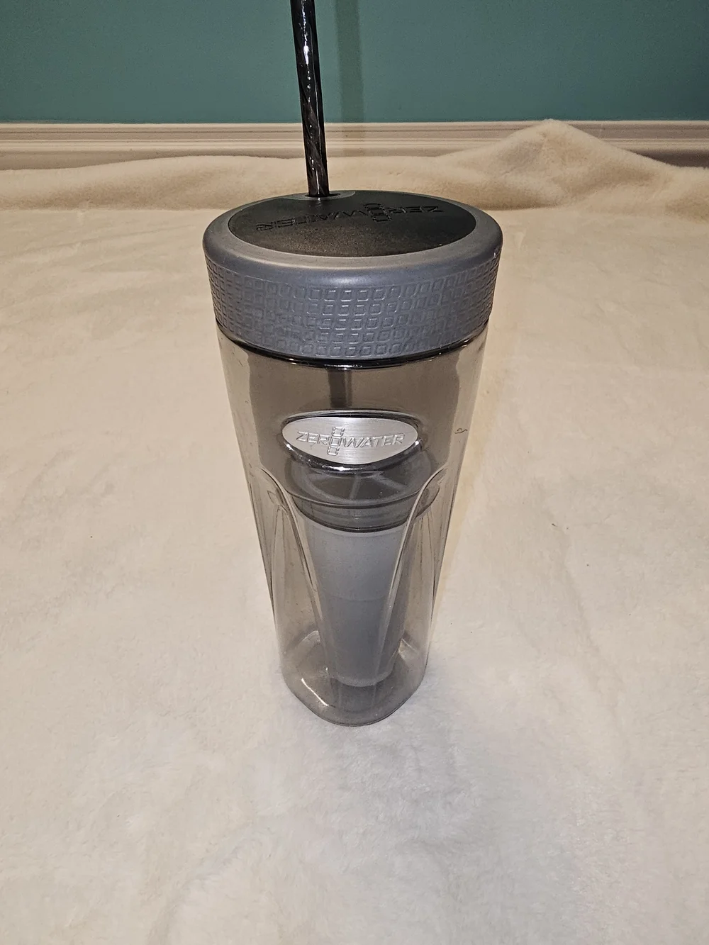 Zerowater 26 oz  Filteration Tumbler with   Filter And New Straw